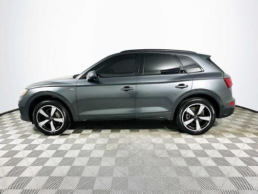 Daytona Gray Pearl Effect 2023 Audi Q5 45 S line Premium Plus