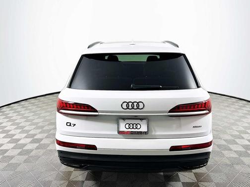2021 Audi Q7 55 Premium Plus