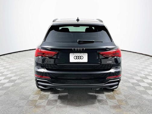 Mythos Black Metallic 2025 Audi Q3 Premium 45 TFSI S line quattro Tiptronic