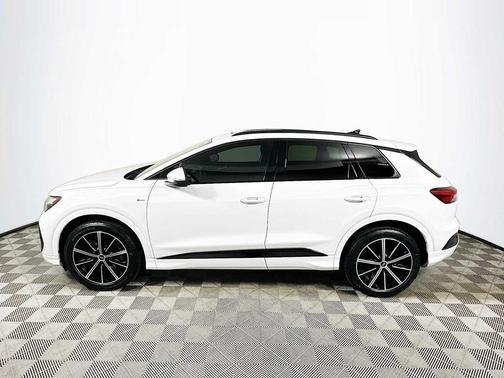 2022 Audi e-tron Premium Plus