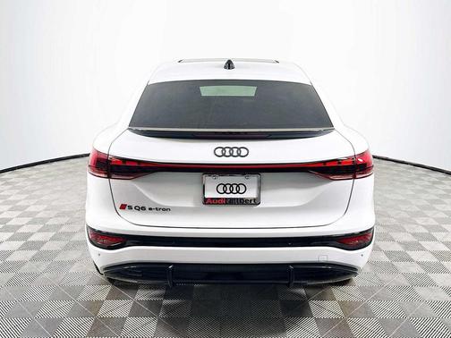 Glacier White metallic 2027 Audi SQ6 e-tron Sportback Premium Plus