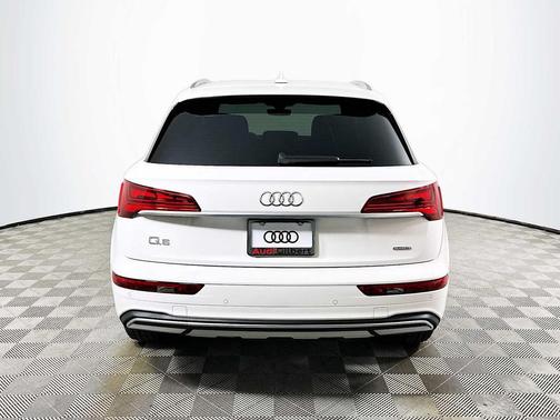 Ibis White 2023 Audi Q5 40 Premium