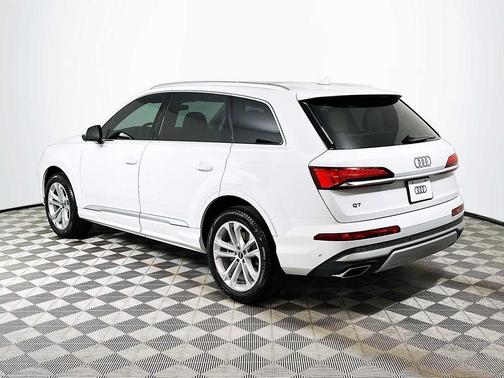 2025 Audi Q7 45 Premium