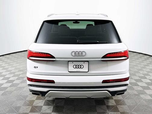 2025 Audi Q7 45 Premium