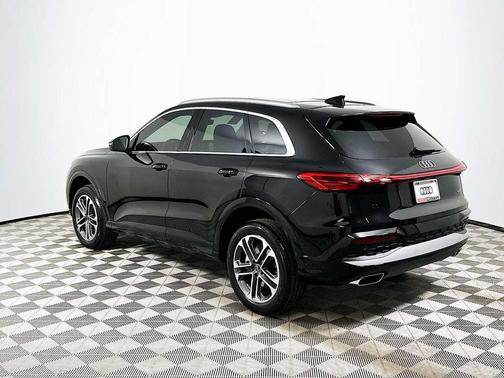 2025 Audi Q5 Premium