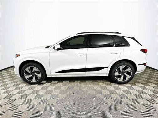 2025 Audi Q6 e-tron Premium Plus quattro