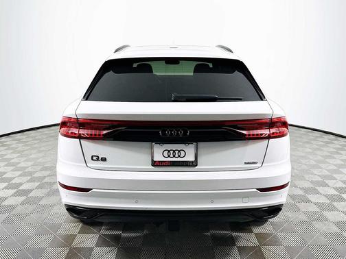 2021 Audi Q8 55 Premium