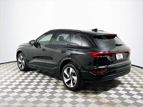 2025 Audi Q6 e-tron Premium Plus quattro