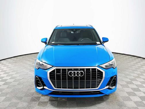 2022 Audi Q3 45 S line Premium