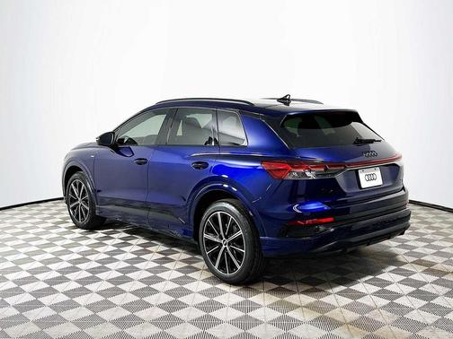 2022 Audi e-tron Premium Plus