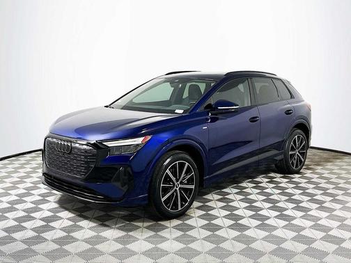 2022 Audi e-tron Premium Plus