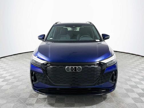 2022 Audi e-tron Premium Plus