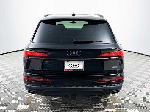 2025 Audi Q7 55 Premium Plus