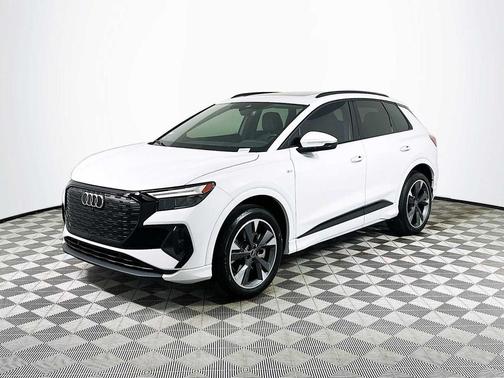 Glacier White Metallic 2023 Audi Q4 e-tron Premium 50 quattro