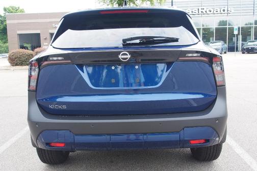 Deep Blue Pearl 2026 Nissan Kicks SV