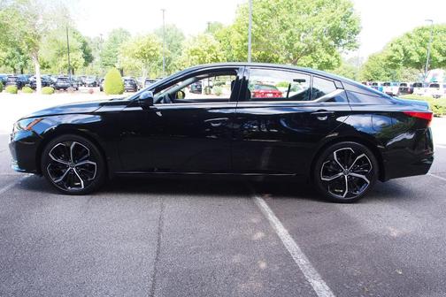 Black 2026 Nissan Altima 2.5 SR