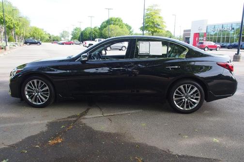 2022 INFINITI Q50 LUXE