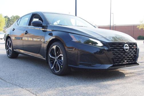 Black 2026 Nissan Altima 2.5 SR