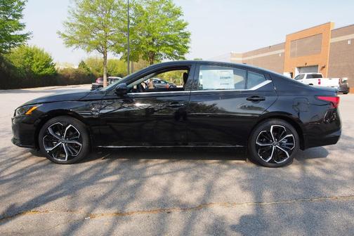 Black 2026 Nissan Altima 2.5 SR