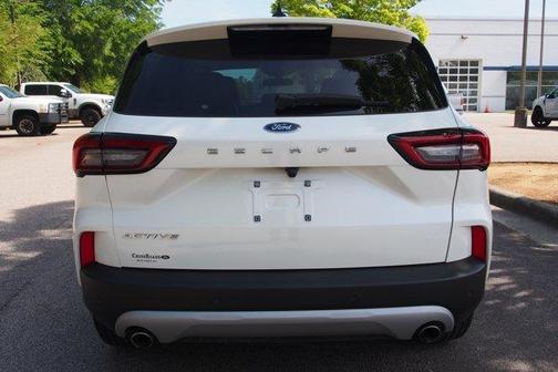 White Metallic 2023 Ford Escape Active