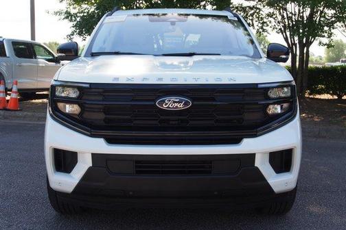 White Metallic 2025 Ford Expedition Active
