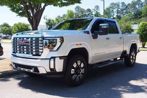White Frost Tri-Coat 2024 GMC Sierra 2500 Denali