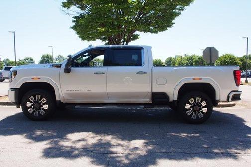 White Frost Tri-Coat 2024 GMC Sierra 2500 Denali