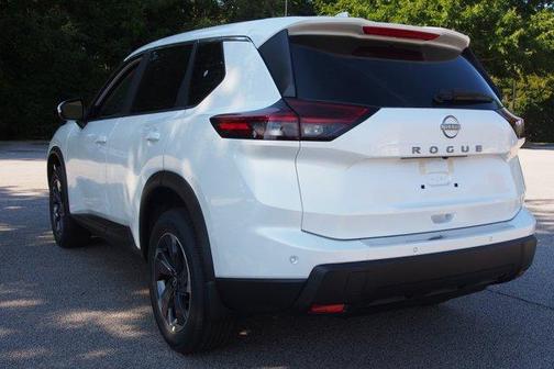 Everest White P 2026 Nissan Rogue SV