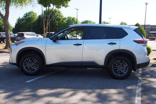 Brilliant Silver Metallic 2025 Nissan Rogue S