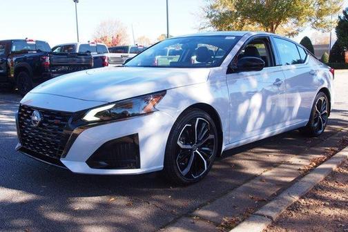 2025 Nissan Altima SR