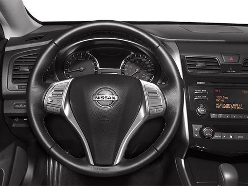 Gun Metallic 2014 Nissan Altima 2.5 SV