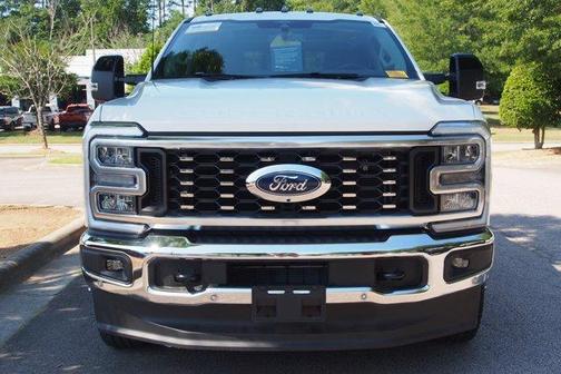White 2025 Ford F-350 Lariat Super Duty