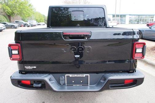 Black Clearcoat 2021 Jeep Gladiator Overland