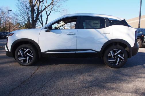 Fresh Powder 2026 Nissan Kicks SV