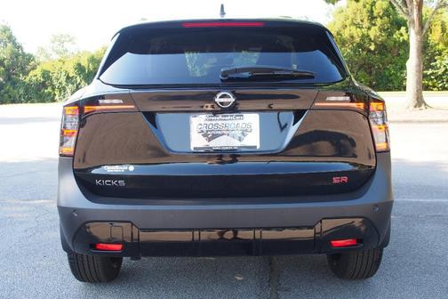 Super Black 2026 Nissan Kicks SR