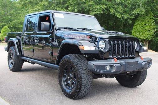 Black Clearcoat 2022 Jeep Gladiator Mojave