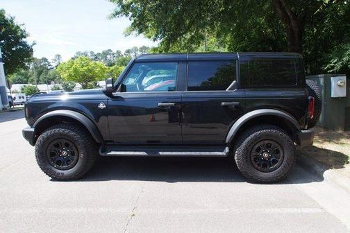Shadow Black 2025 Ford Bronco Outer Banks