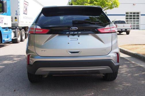 Silver Metallic 2024 Ford Edge SEL
