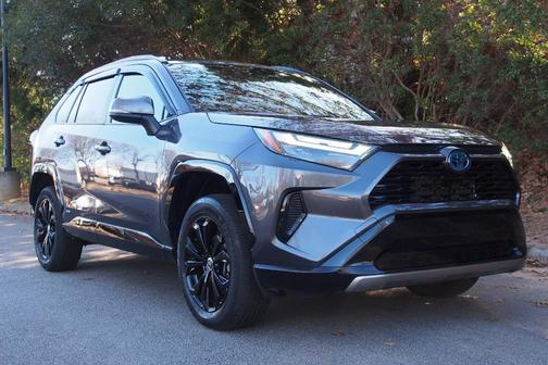2024 Toyota RAV4 Hybrid SE