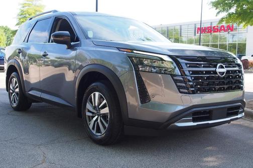 Gun Metallic 2026 Nissan Pathfinder SL