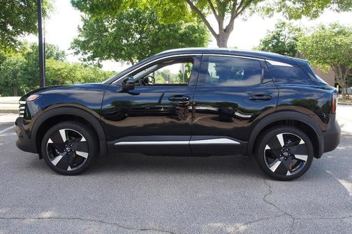 Super Black 2026 Nissan Kicks SR