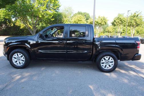 Super Black 2023 Nissan Frontier SV