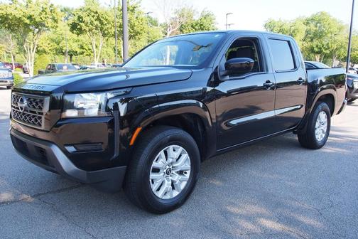 Super Black 2023 Nissan Frontier SV