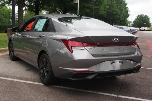 Metal 2023 Hyundai ELANTRA SEL