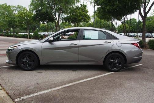 Metal 2023 Hyundai ELANTRA SEL