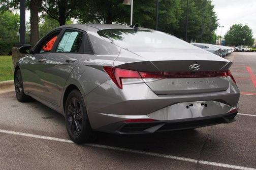 Metal 2023 Hyundai ELANTRA SEL
