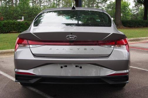 Metal 2023 Hyundai ELANTRA SEL