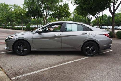 Metal 2023 Hyundai ELANTRA SEL