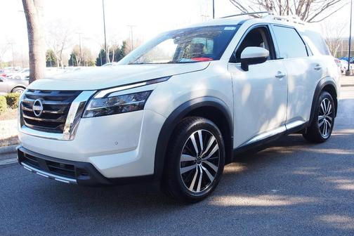 2023 Nissan Pathfinder Platinum
