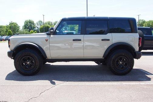 Beige 2025 Ford Bronco Badlands